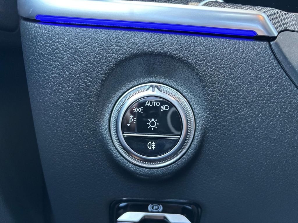 Mercedes-Benz C 300 2025