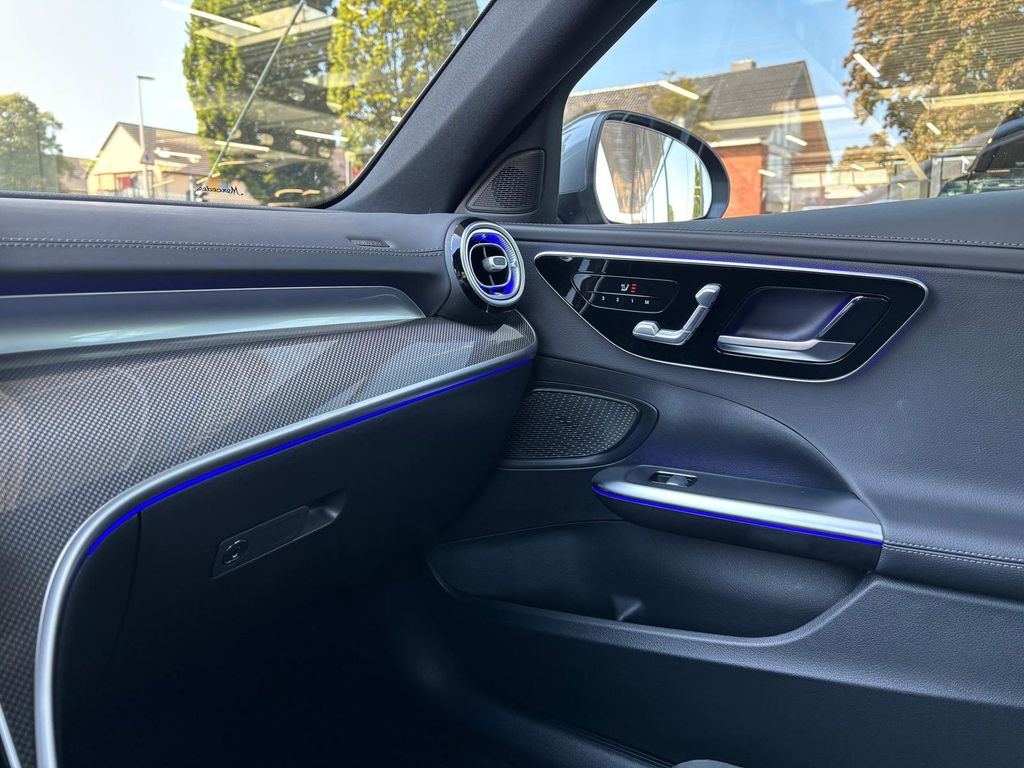 Mercedes-Benz C 300 2025