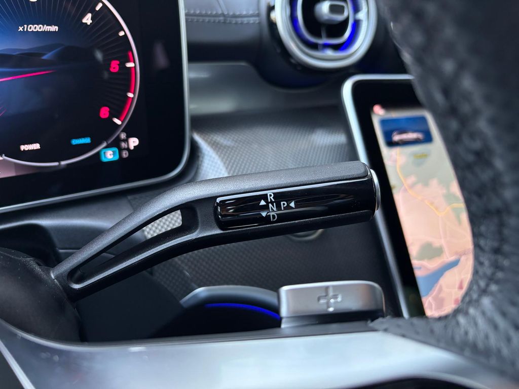 Mercedes-Benz C 300 2025