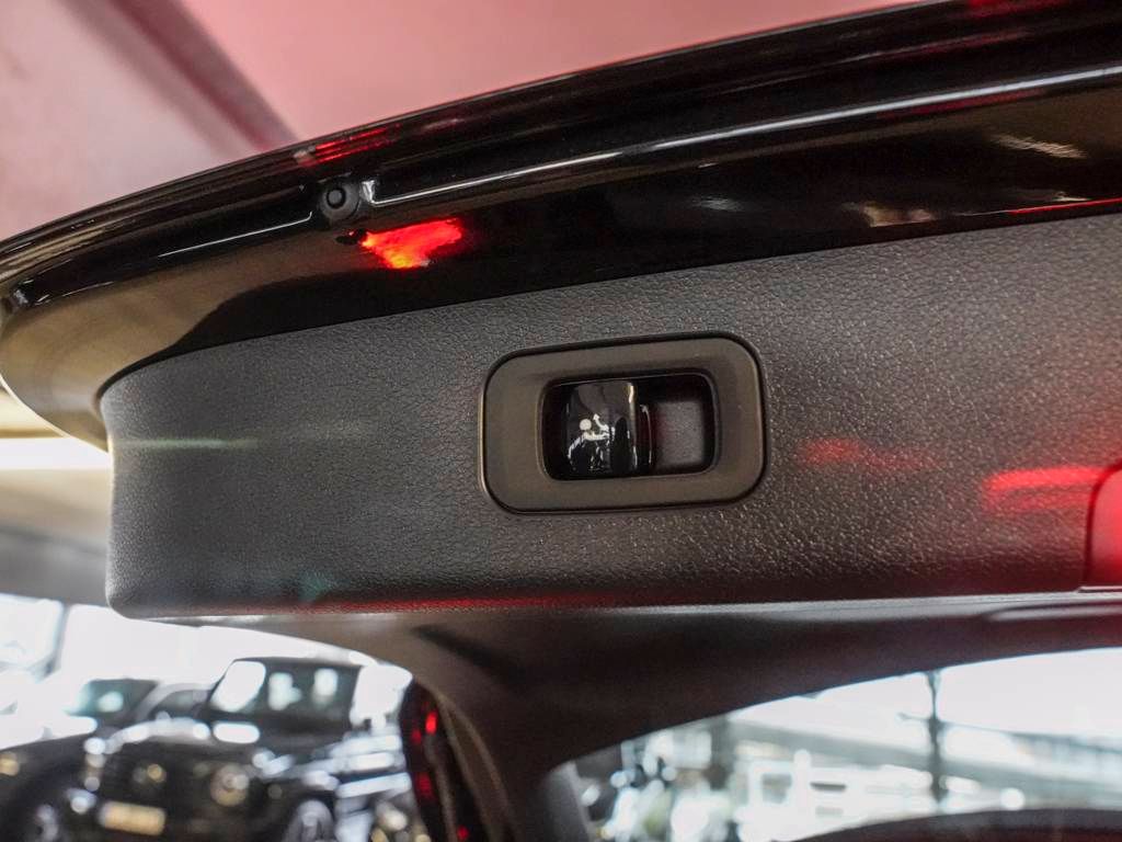 Mercedes-Benz E 300 2025