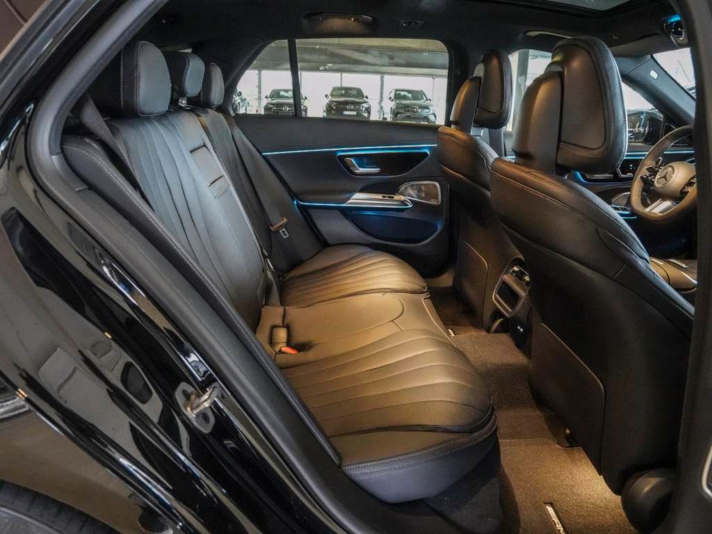 Mercedes-Benz E 300 2025