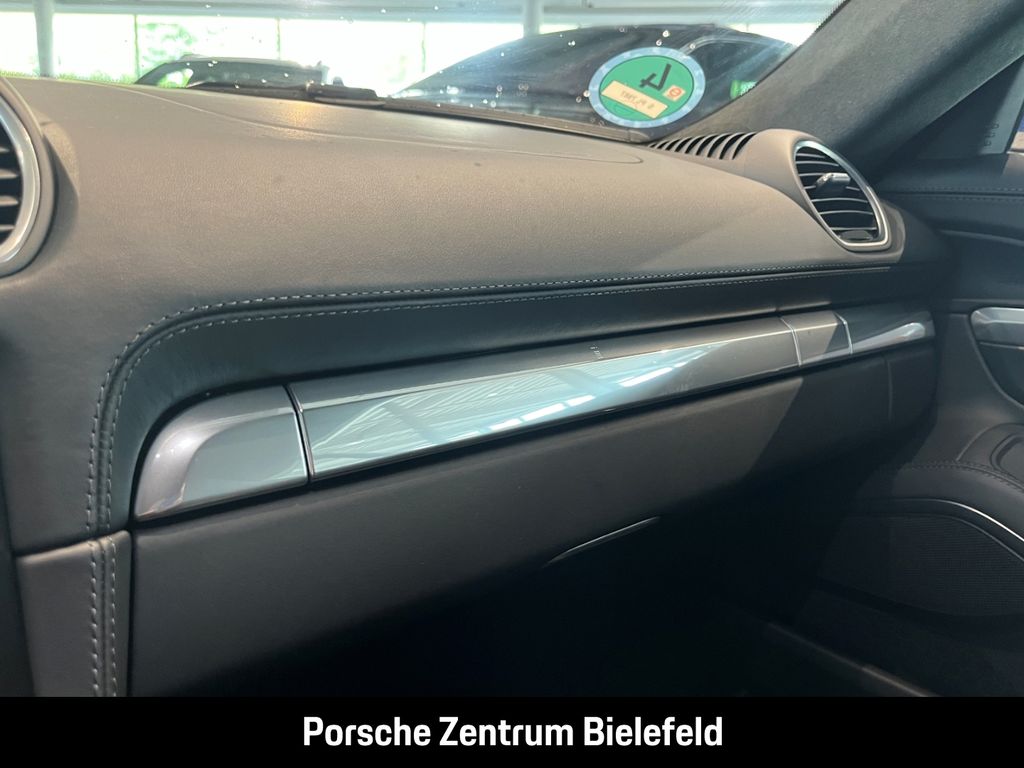 Porsche Cayman 2024
