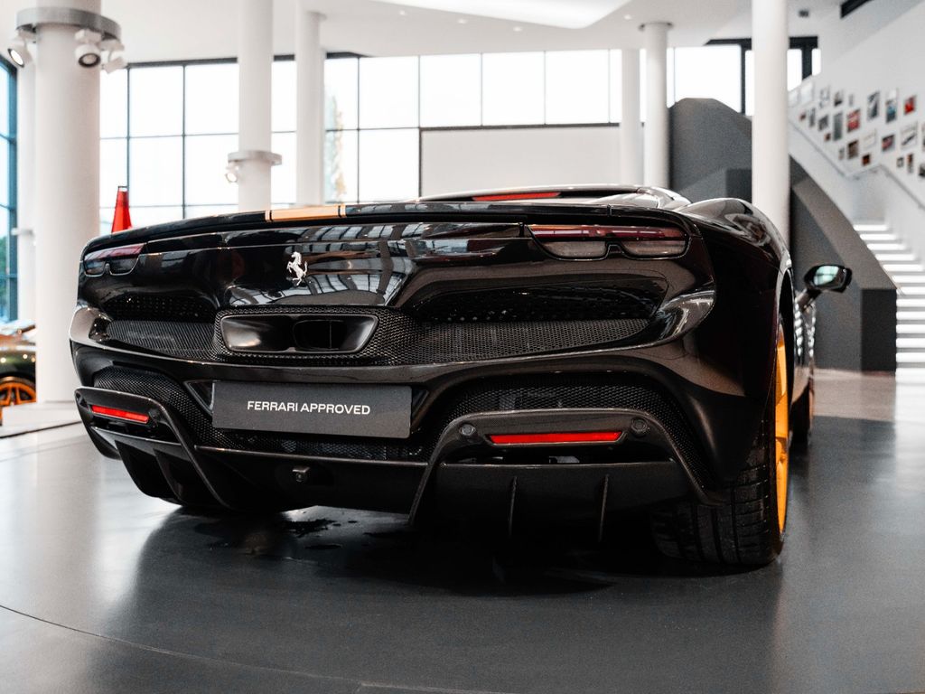 Ferrari 296 GTS 2025