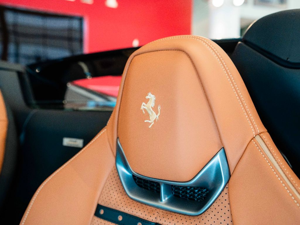 Ferrari 296 GTS 2025