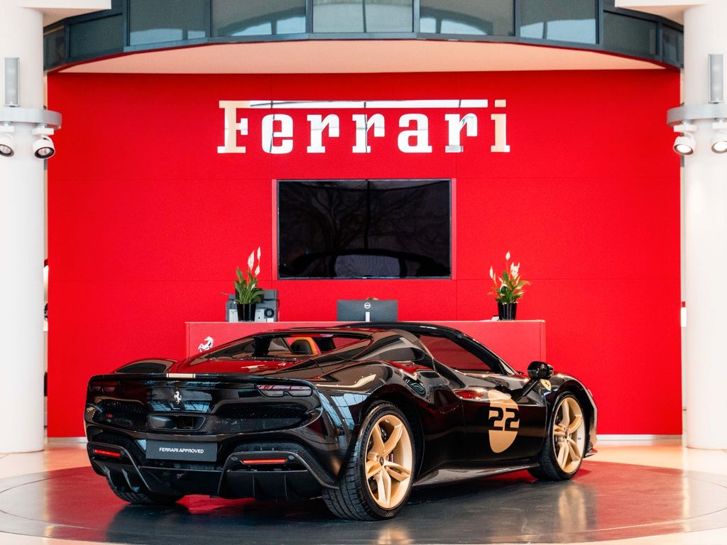 Ferrari 296 GTS 2025