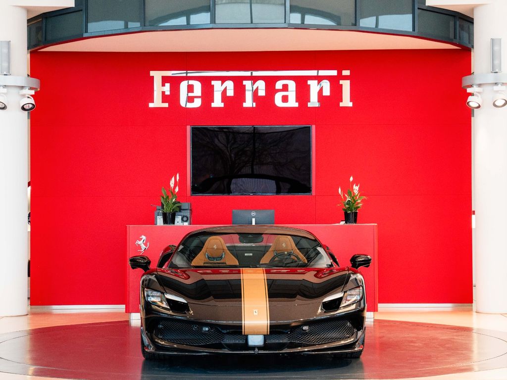 Ferrari 296 GTS 2025