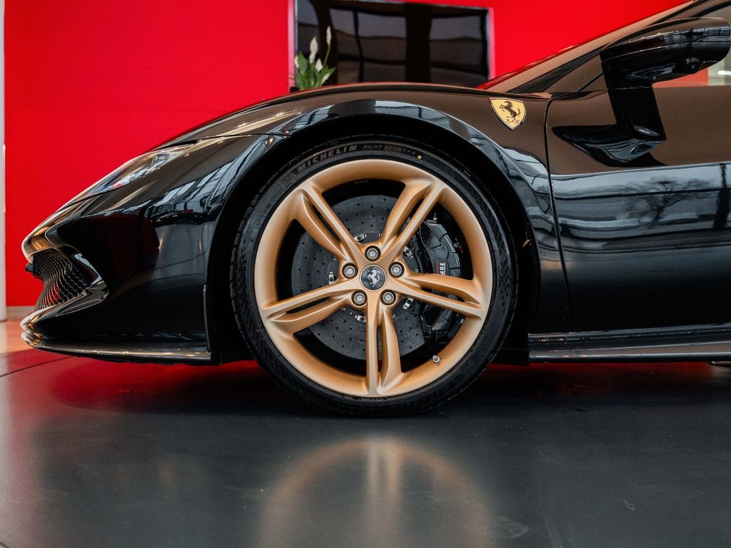 Ferrari 296 GTS 2025