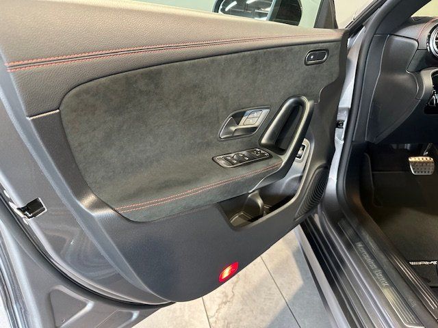 Mercedes-Benz CLA 200 2023