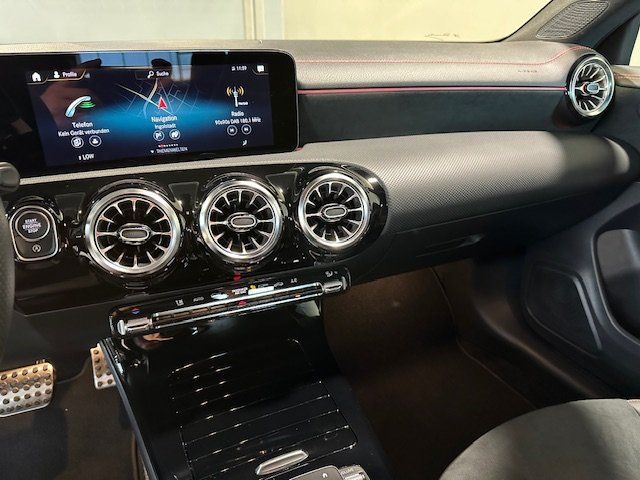 Mercedes-Benz CLA 200 2023