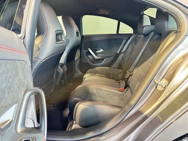 Mercedes-Benz CLA 200 2023