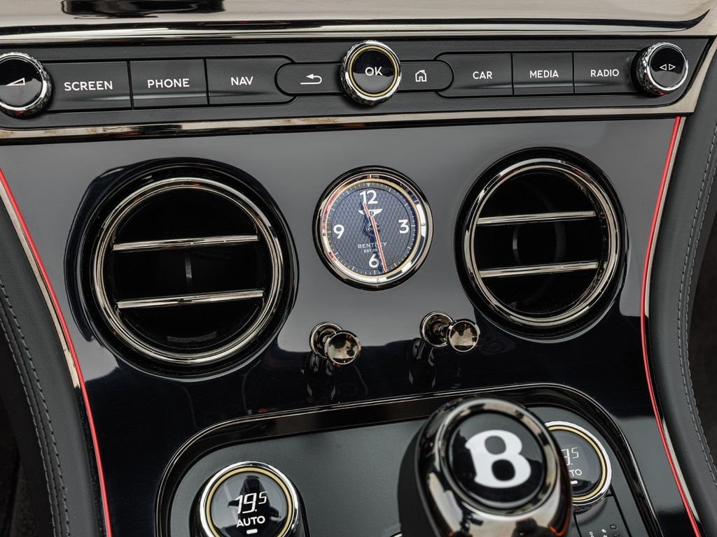 Bentley Continental GTC 2024