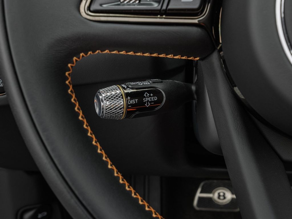 Bentley Continental GTC 2024