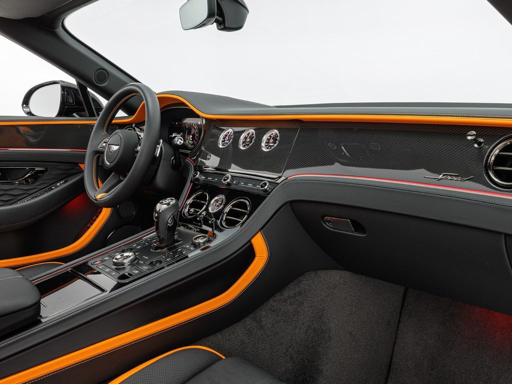 Bentley Continental GTC 2024