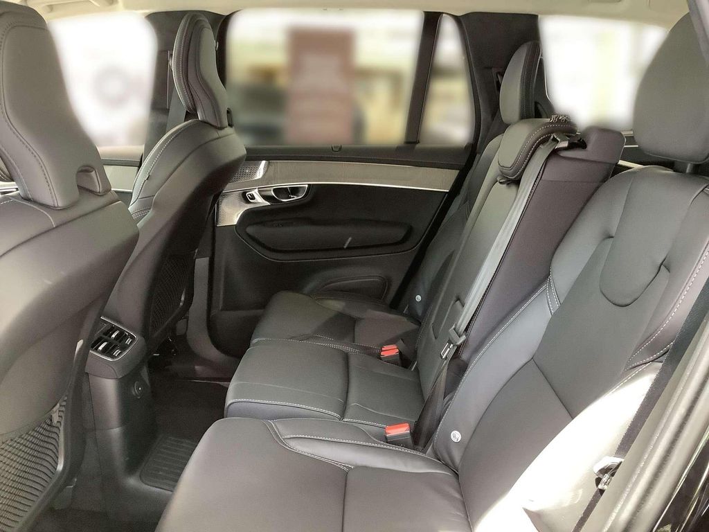 Volvo XC90 2025