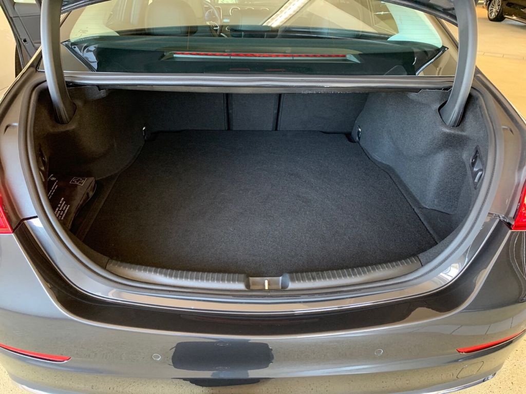 Mercedes-Benz C 300 2024