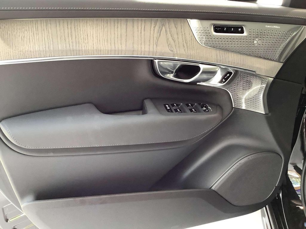 Volvo XC90 2025