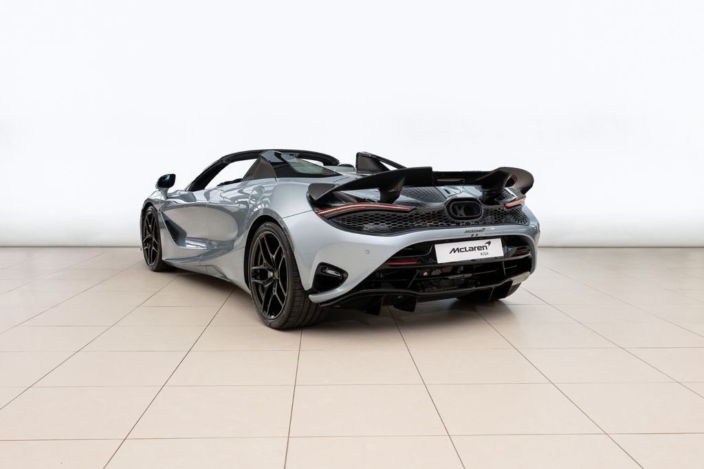 McLaren 750S 2025