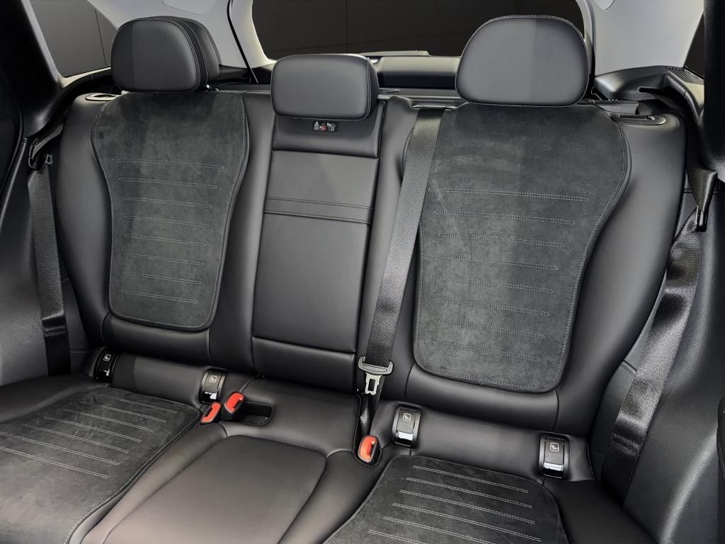 Mercedes-Benz GLC 300 2025