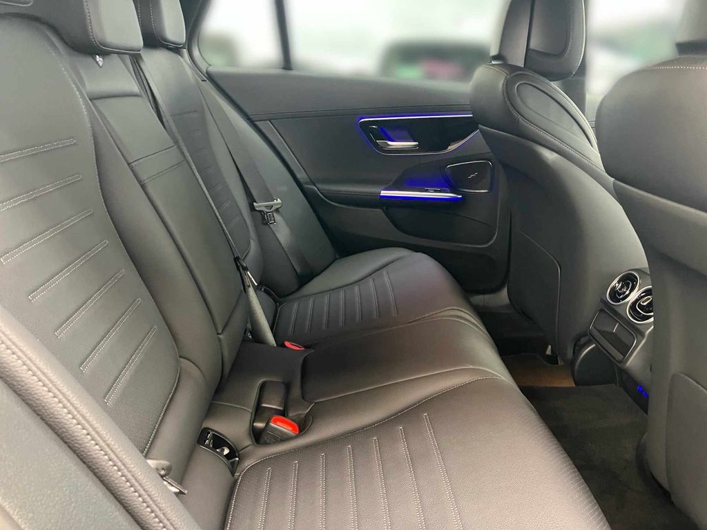 Mercedes-Benz C 300 2025