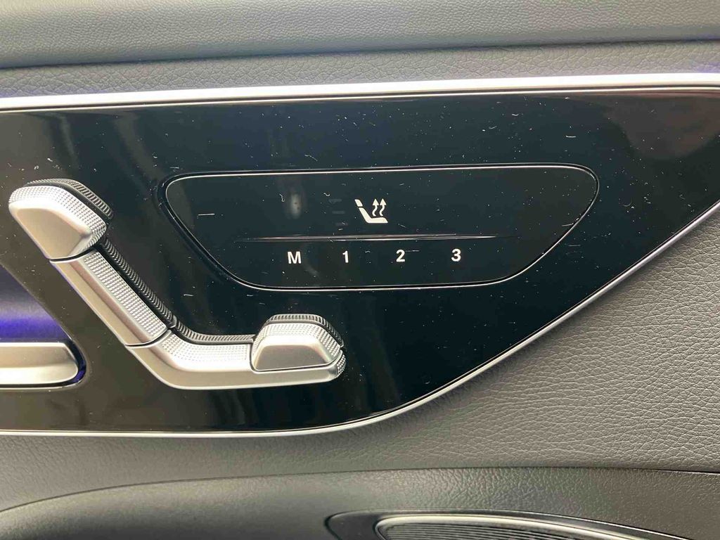Mercedes-Benz C 300 2025