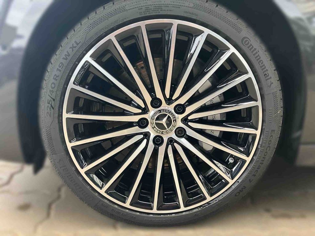 Mercedes-Benz C 300 2025