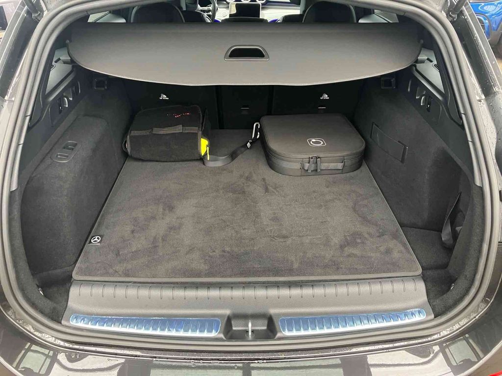 Mercedes-Benz C 300 2025