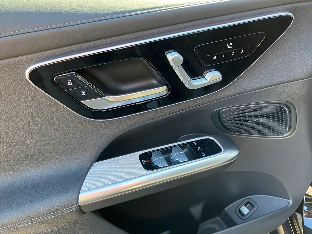 Mercedes-Benz GLC 300 2025