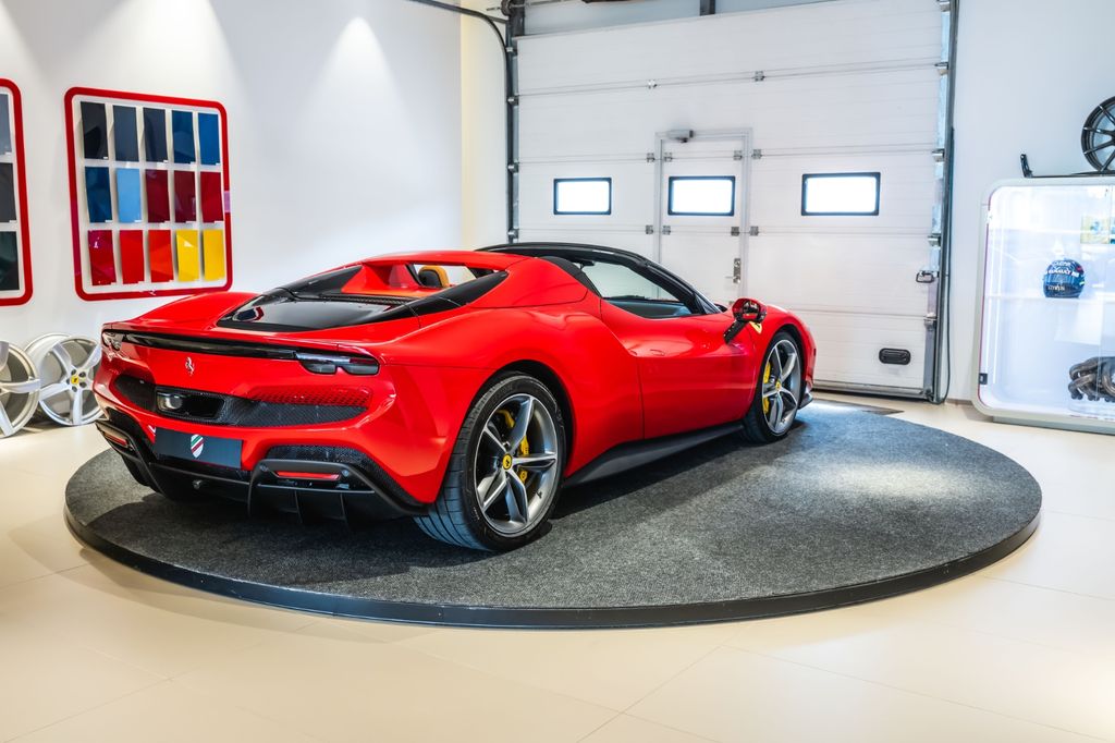Ferrari 296 GTS 2025