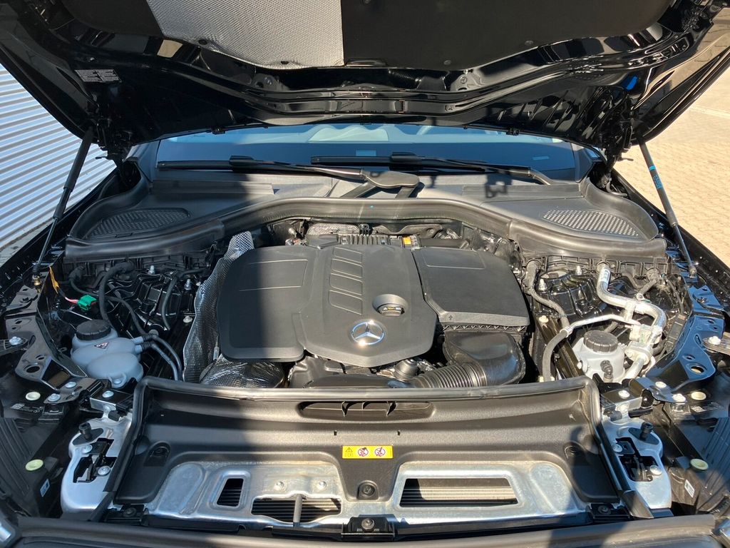 Mercedes-Benz GLC 300 2025