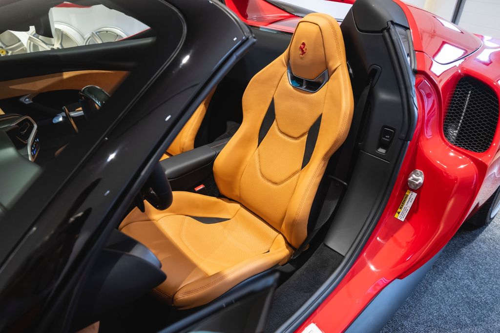 Ferrari 296 GTS 2025