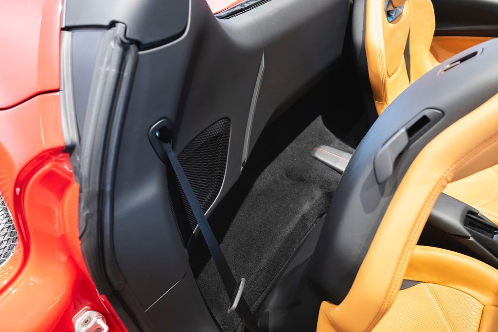 Ferrari 296 GTS 2025