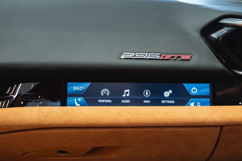 Ferrari 296 GTS 2025