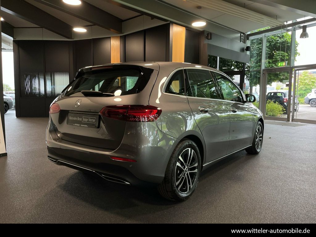 Mercedes-Benz B 220 2024