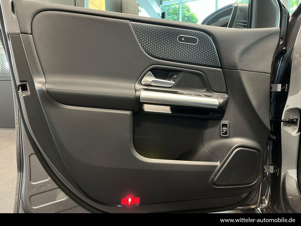 Mercedes-Benz B 220 2024