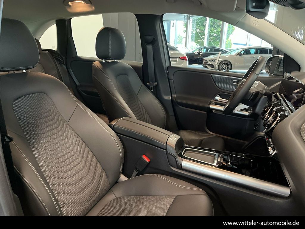 Mercedes-Benz B 220 2024