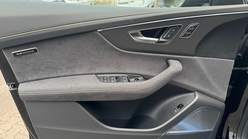 Audi RSQ8 2025