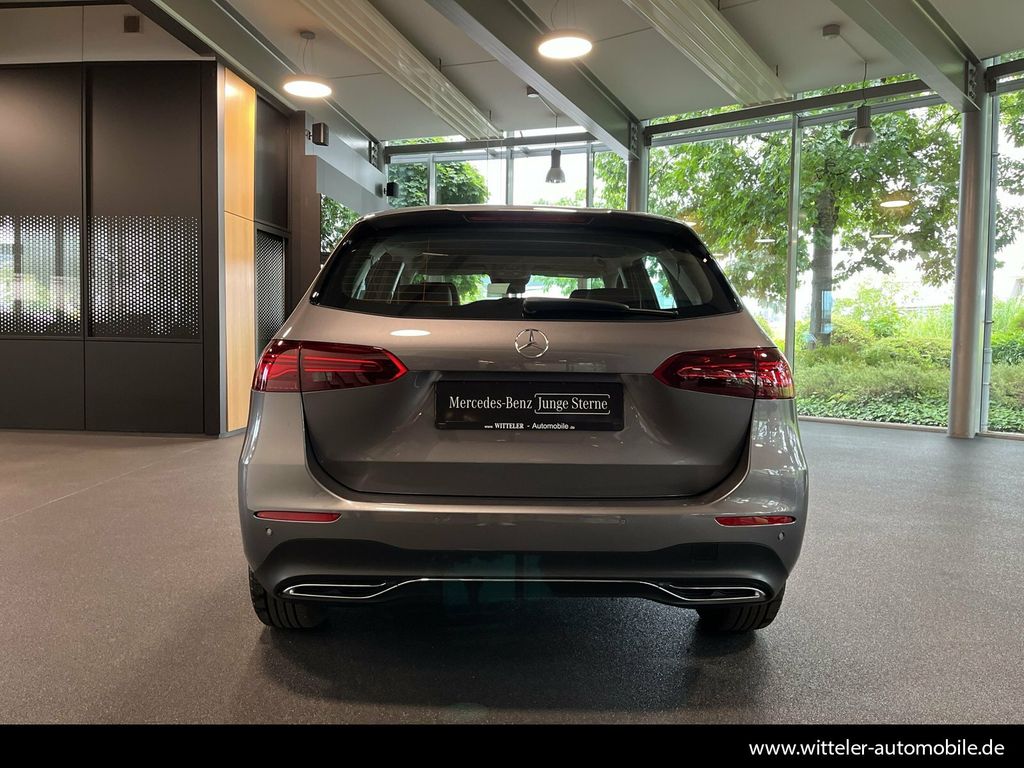 Mercedes-Benz B 220 2024