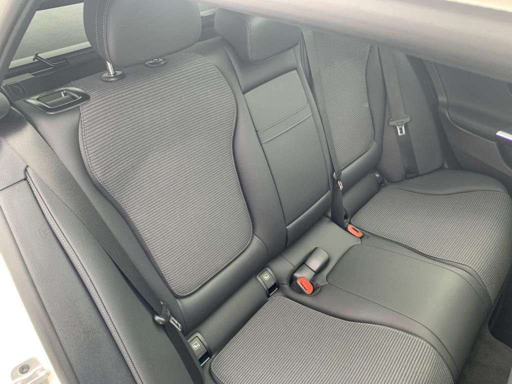 Mercedes-Benz C 300 2024