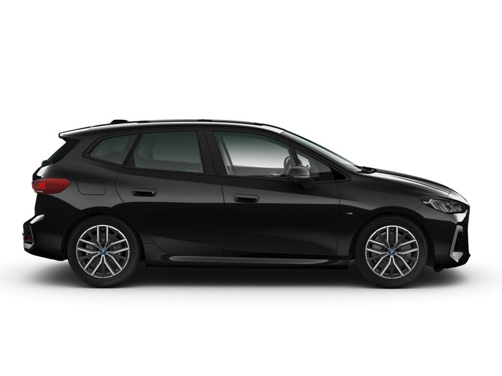 BMW 230 2025