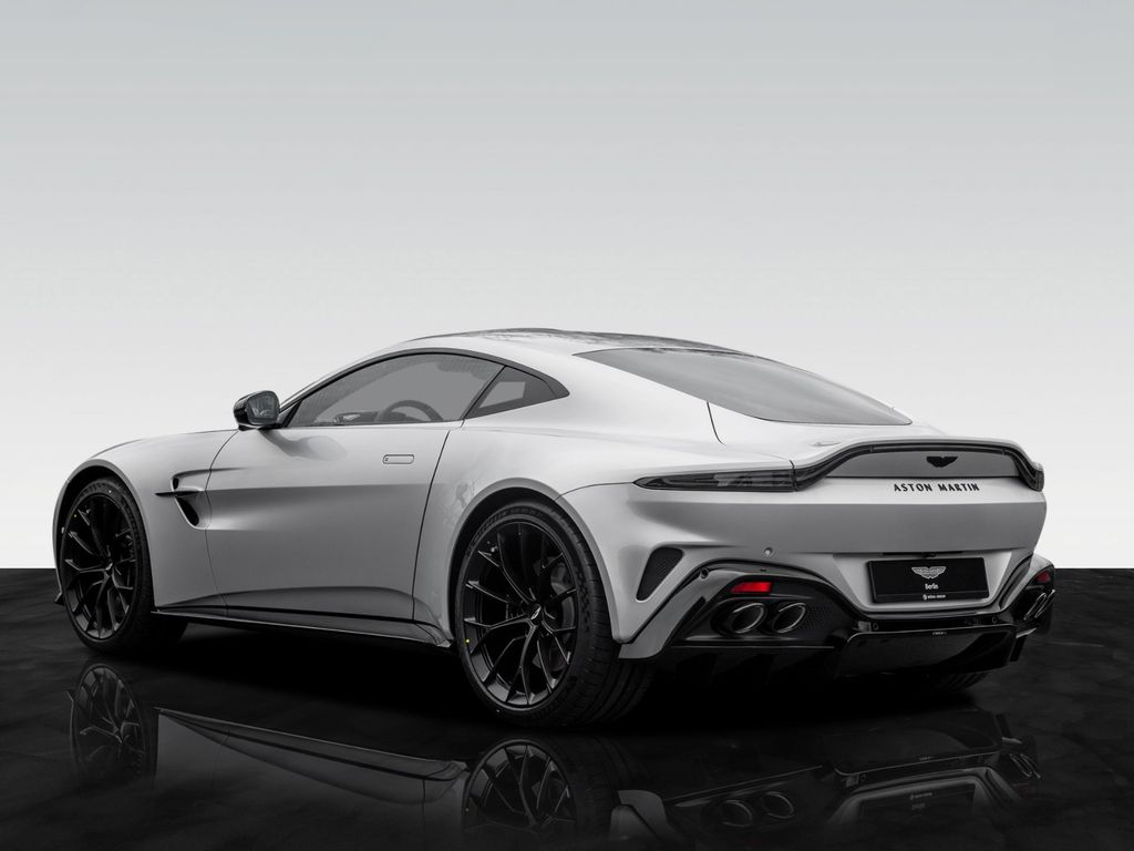 Aston Martin V8 Vantage 2025