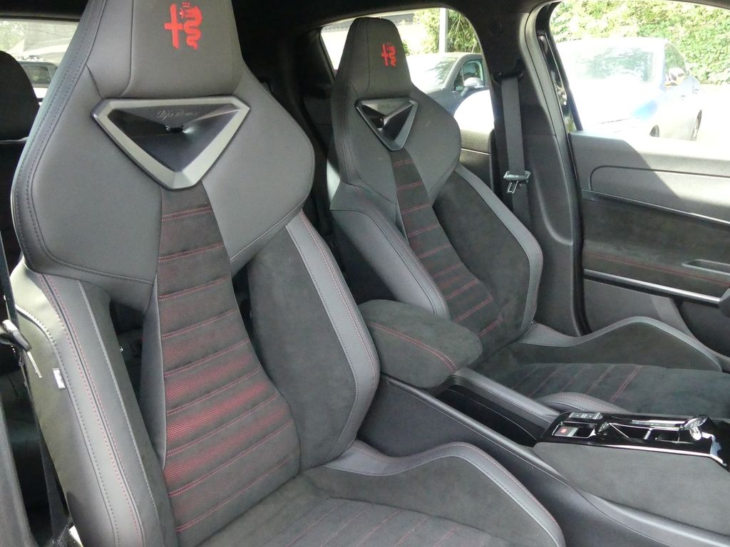 Alfa Romeo Junior 2025