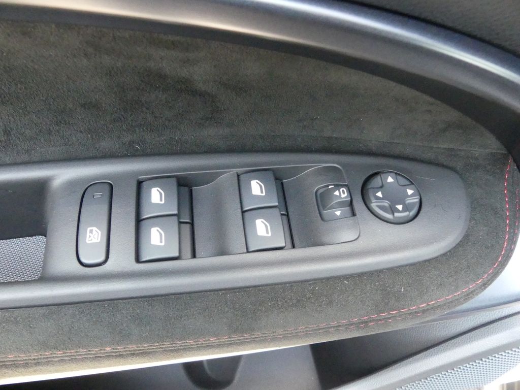 Alfa Romeo Junior 2025