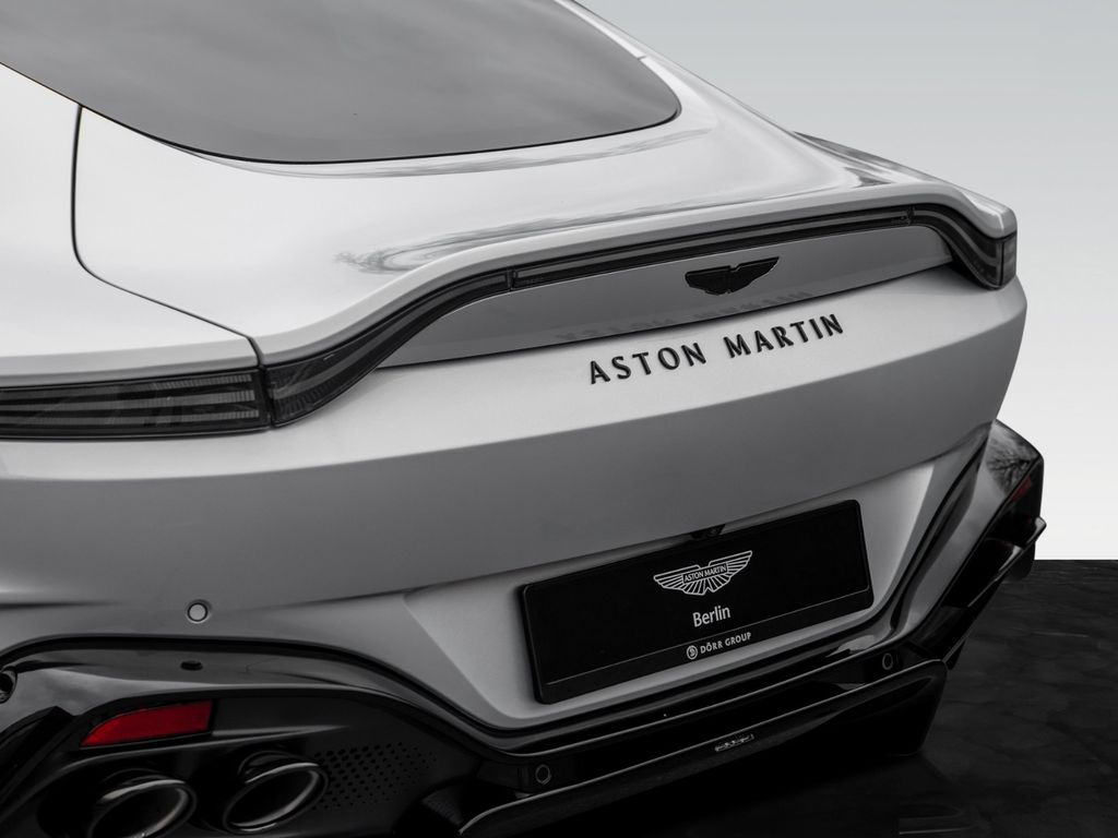 Aston Martin V8 Vantage 2025