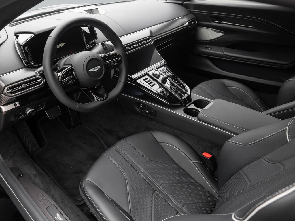 Aston Martin V8 Vantage 2025