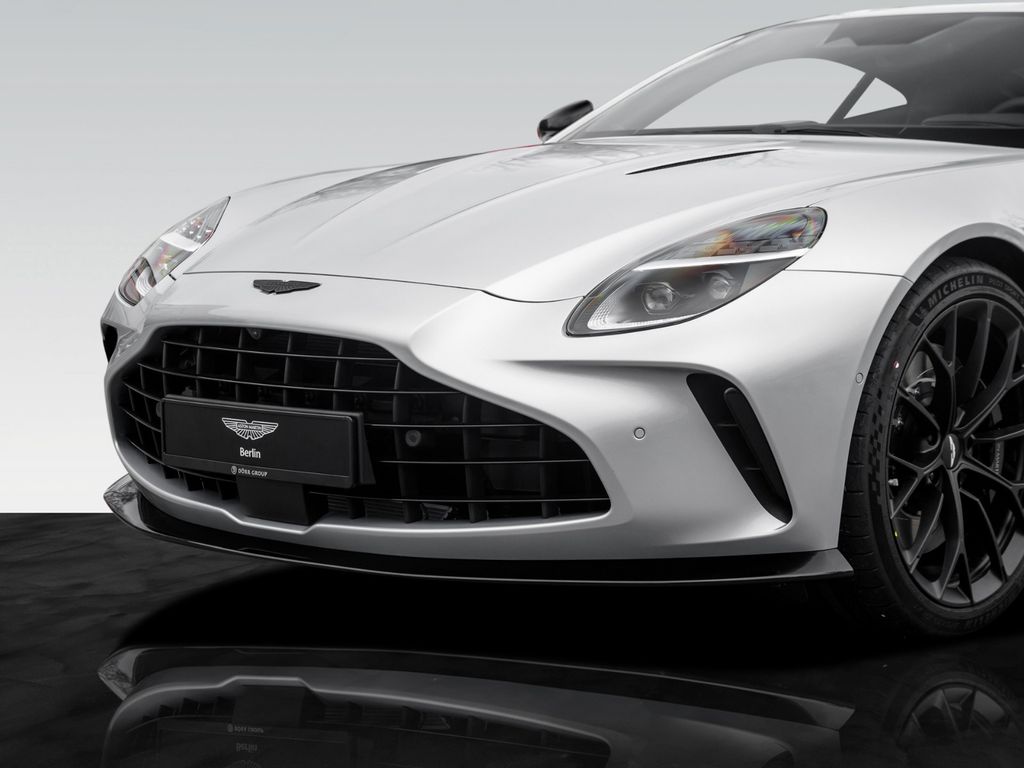 Aston Martin V8 Vantage 2025