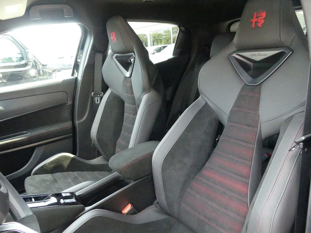 Alfa Romeo Junior 2025