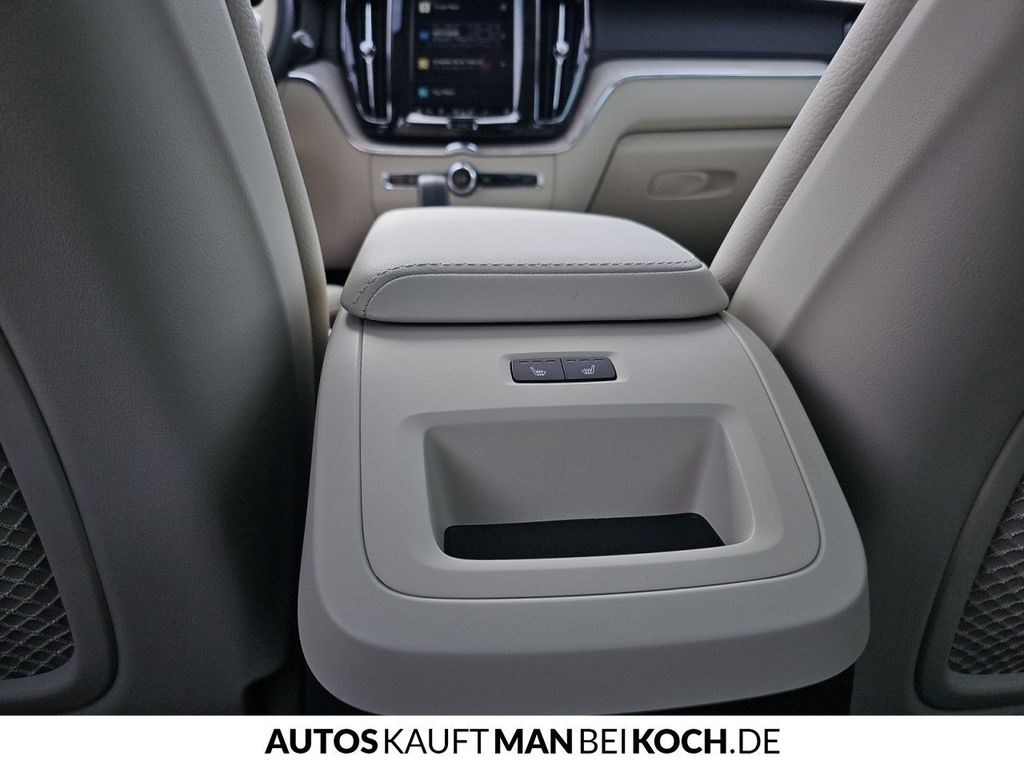 Volvo XC60 2025