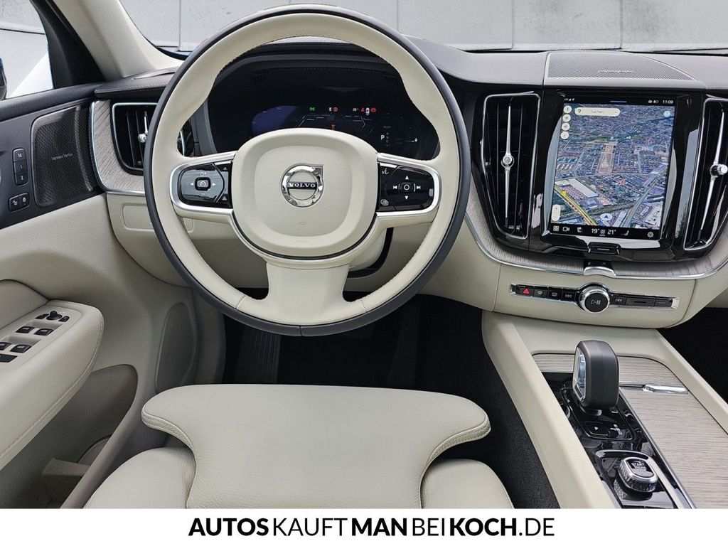 Volvo XC60 2025