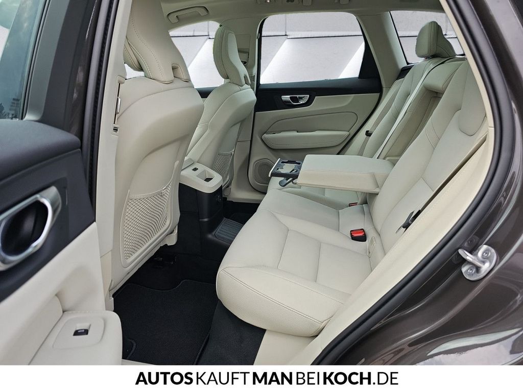 Volvo XC60 2025