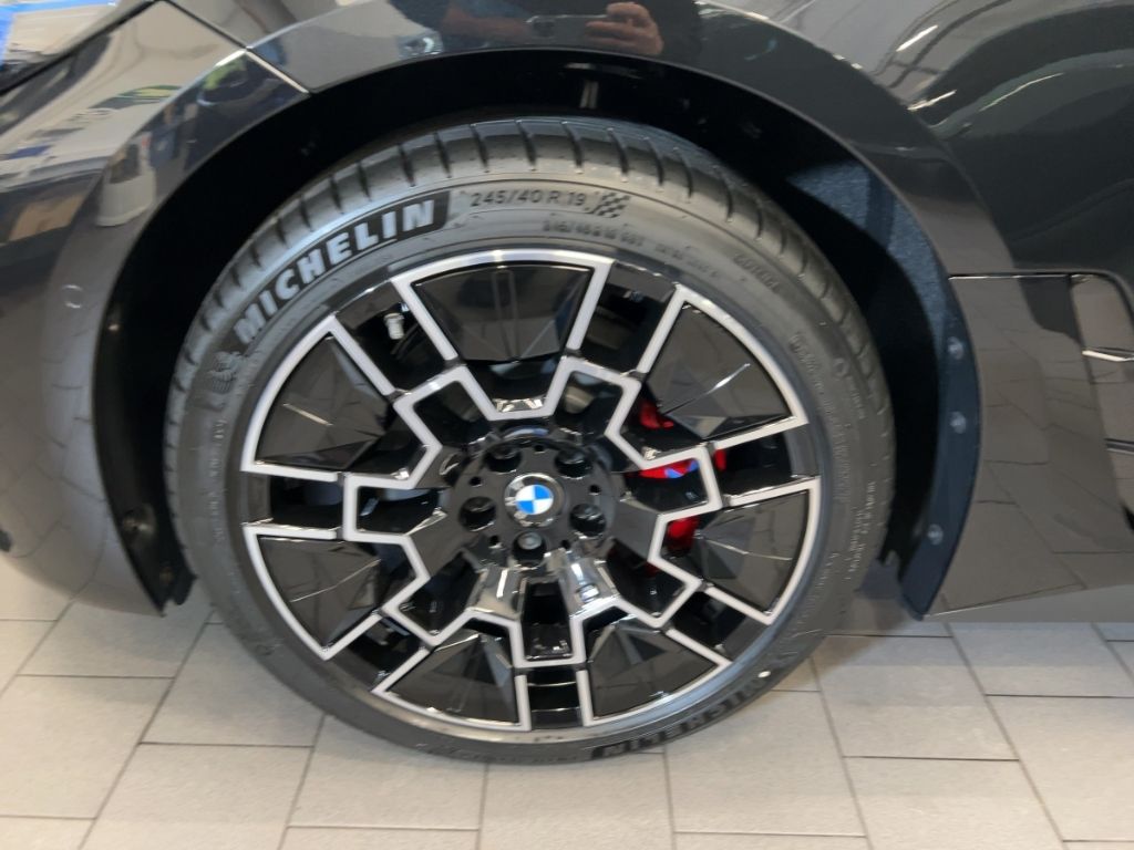 BMW i4 2025